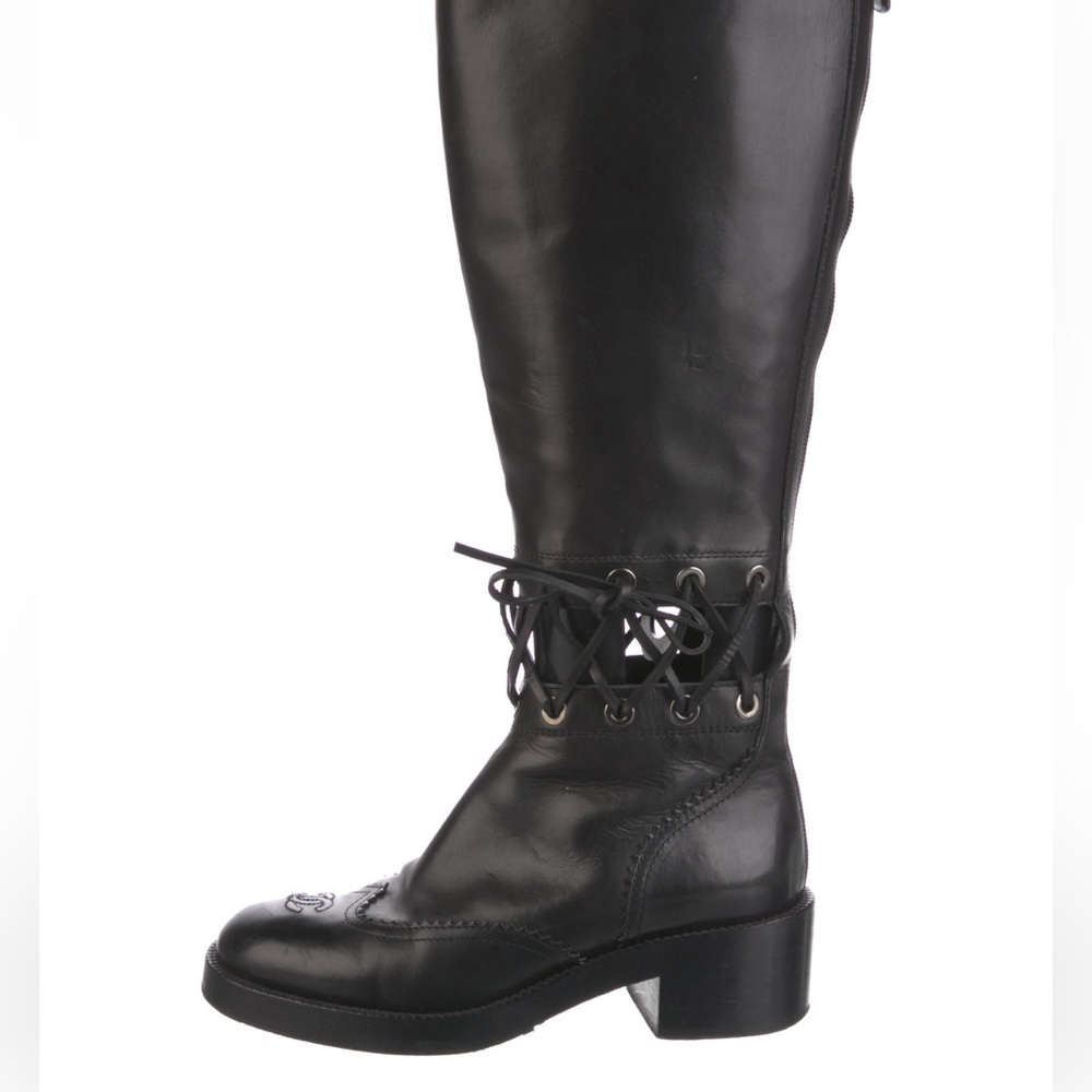 Chanel interlocking CC cut out leather lace up boot - Picture 2 of 16